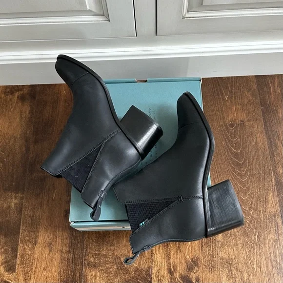 Toms • Esme • Black Leather • Booties - Picture 8 of 10